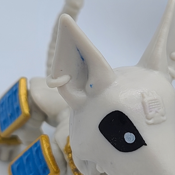 Treasure x King 6 Figures - includes Fire Eyes HTF Very Rare w/ Sword and Sheild - Picture 16 of 16